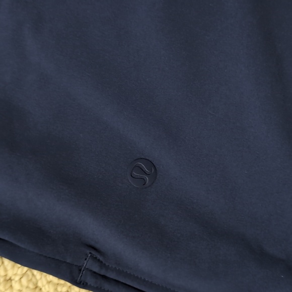 New Lululemon Beyond the Studio HR Crop - Picture 7 of 9